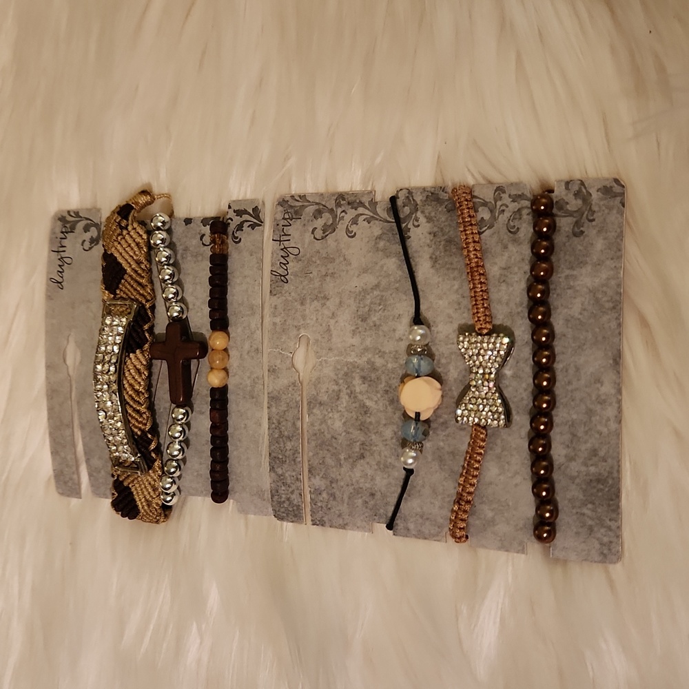 Buckle Daytrip bracelets